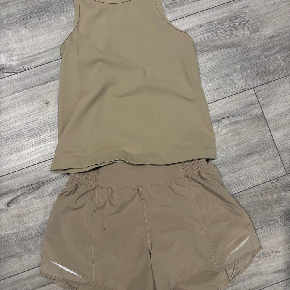 Lululemon Set- 4in Hotty Hot Size 8 & Align Waist Length Razor back size 8